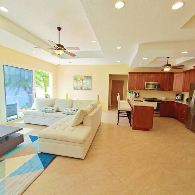 Sailfish Villa Luxury Beachfront Estate Magens Bay Cruz Bay Bagian luar foto